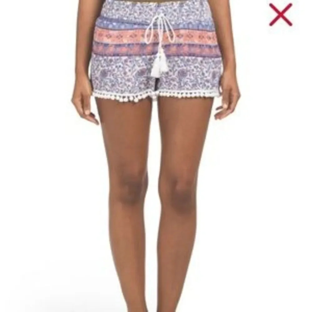NWT HOT KISS BOHEMIAN POM POM PULL ON SHORTS